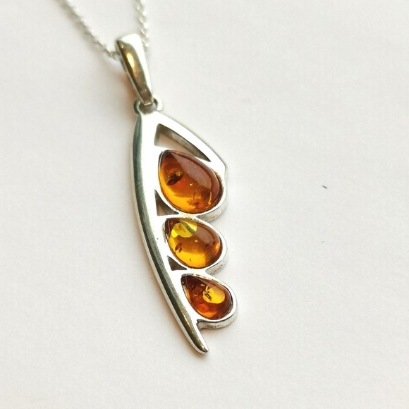 NEW, Baltic Amber sterling silver pendant necklace - Picture 2 of 5